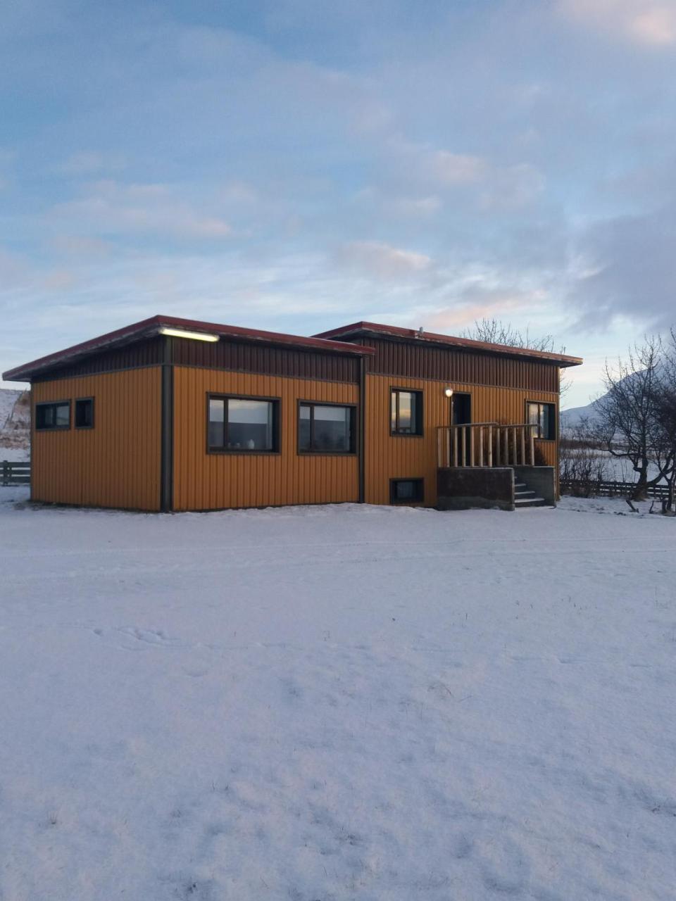 Midhop Guesthouse Thingeyrar Exterior photo